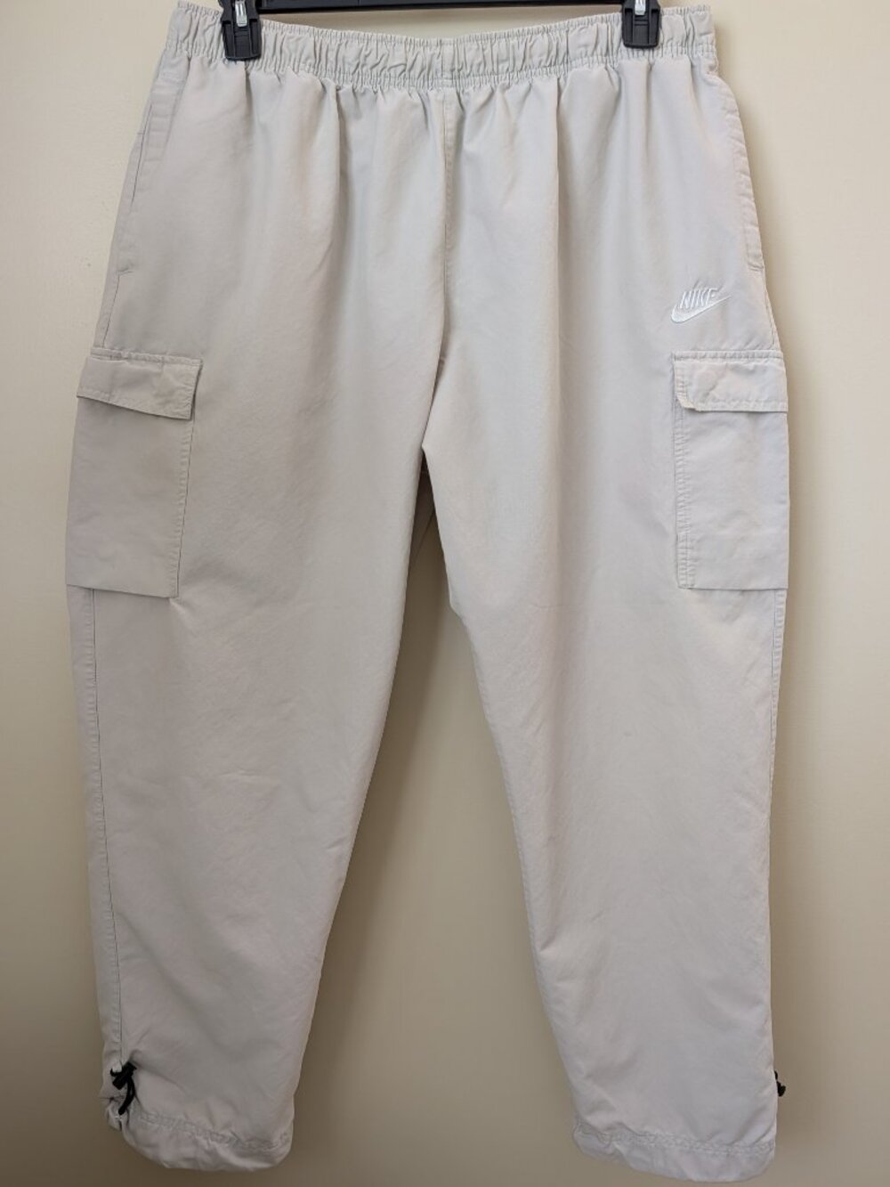 Nike Women's Sportswear Everything Wovens Mid-Rise Cargo Pants XXL (35x29) Cream